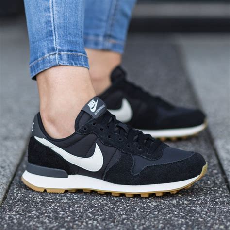 nike damen sneaker schwarz|nike schuhe damen reduziert.